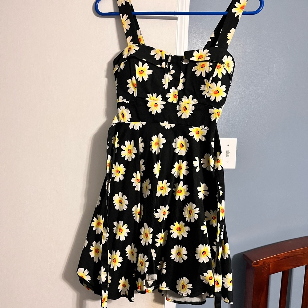 Short black 90s baby doll floral dress